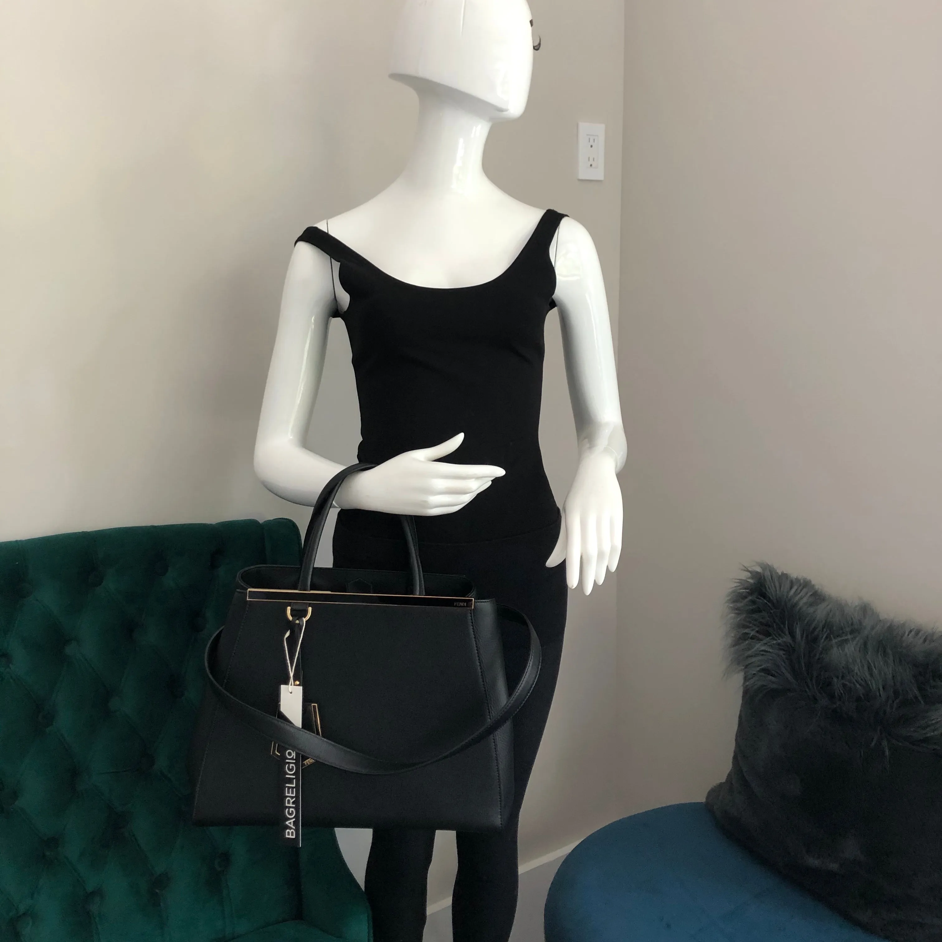 2Jours Medium Leather Tote in Black