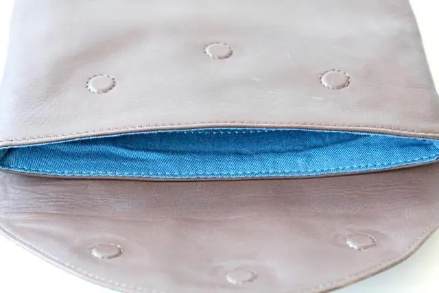 Alpine clutch - choc