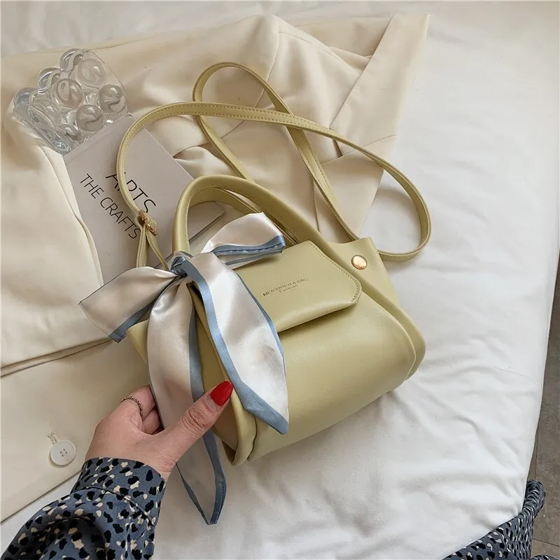 Christmas Gift Niche Design Senior Female Bag 2021 New Fashion Messenger Bag Square Bag Bucket Bag Handbag Wing Bag Shoulder Bag Width: 24cm