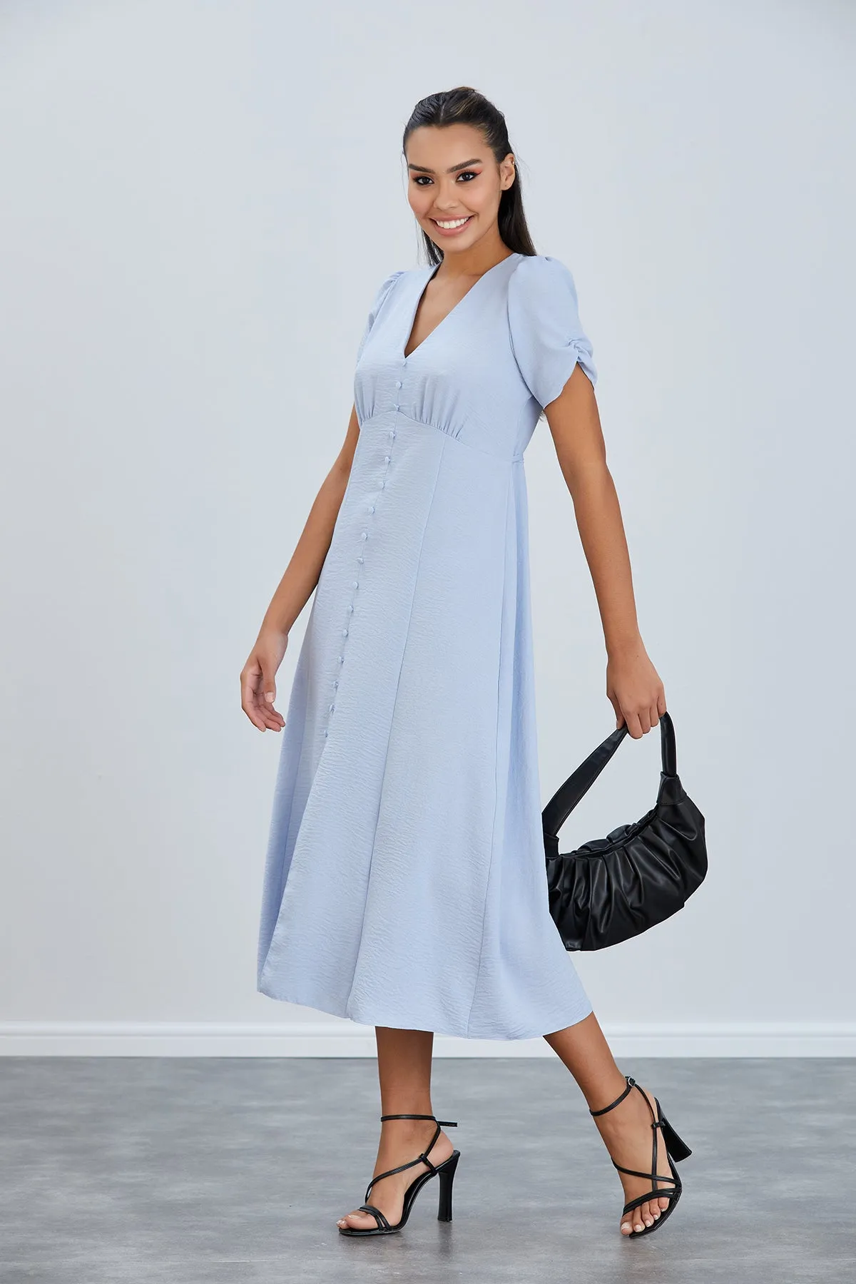Effortless Button-Up Midi Dress in Soft Blue Linen
