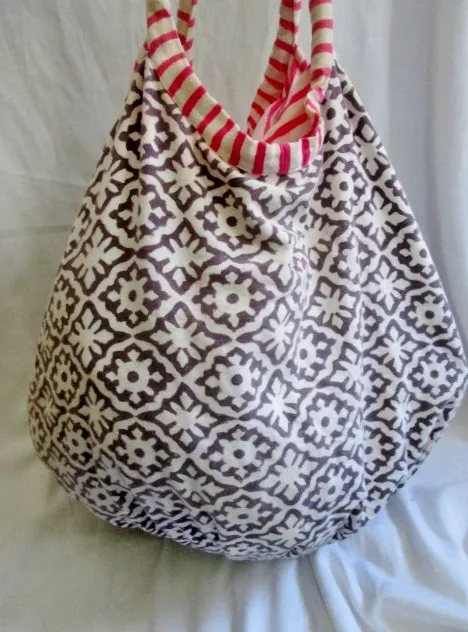 ROBERTA ROLLER RABBIT hobo satchel tote Shoulder bag Vegan Sling FLORAL BATIK