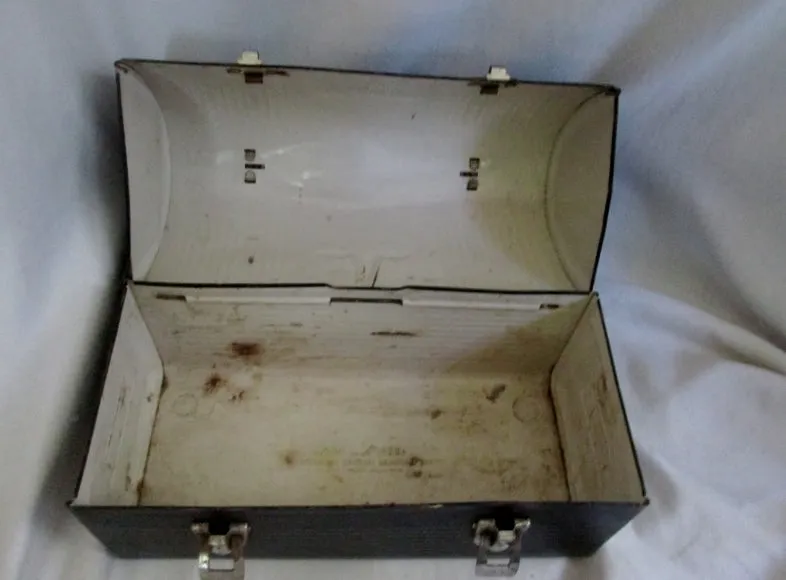 Vintage "V" THERMOS Tin Metal INDUSTRIAL LUNCHBOX Lunch Box BLACK Dome Retro